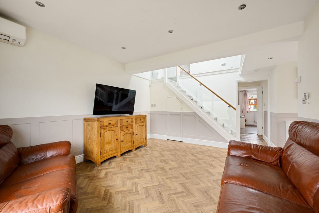 Property photo 3 of 22