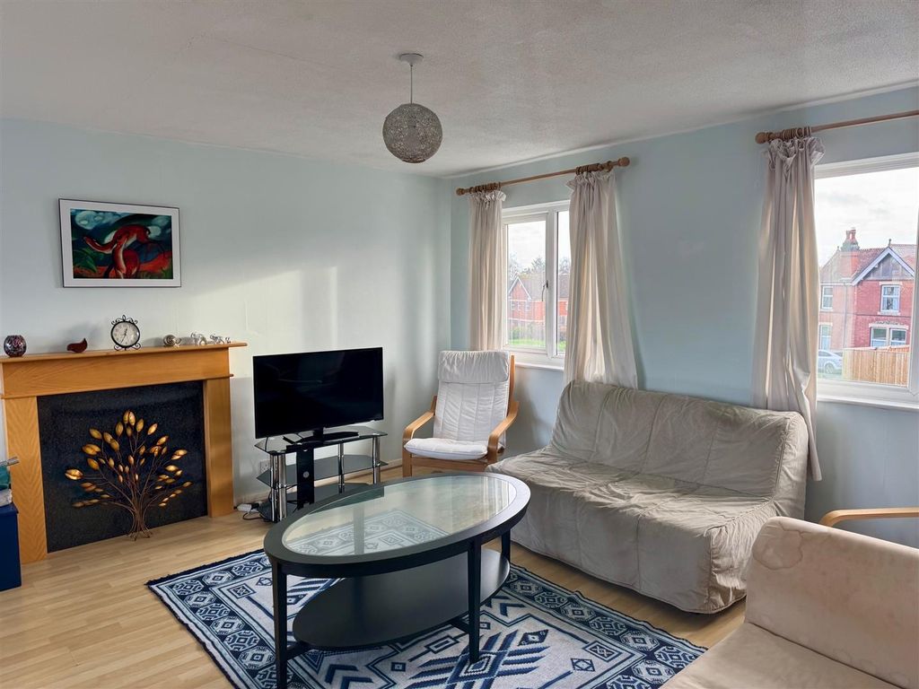 Property photo 1 of 7 Living Room.Jpg