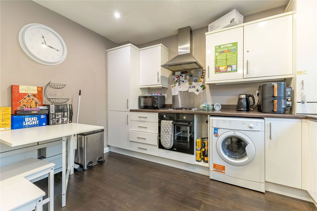 Property photo 2 of 16 Breakfast Kitchen