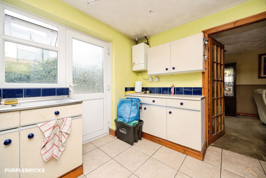Property photo 2 of 20