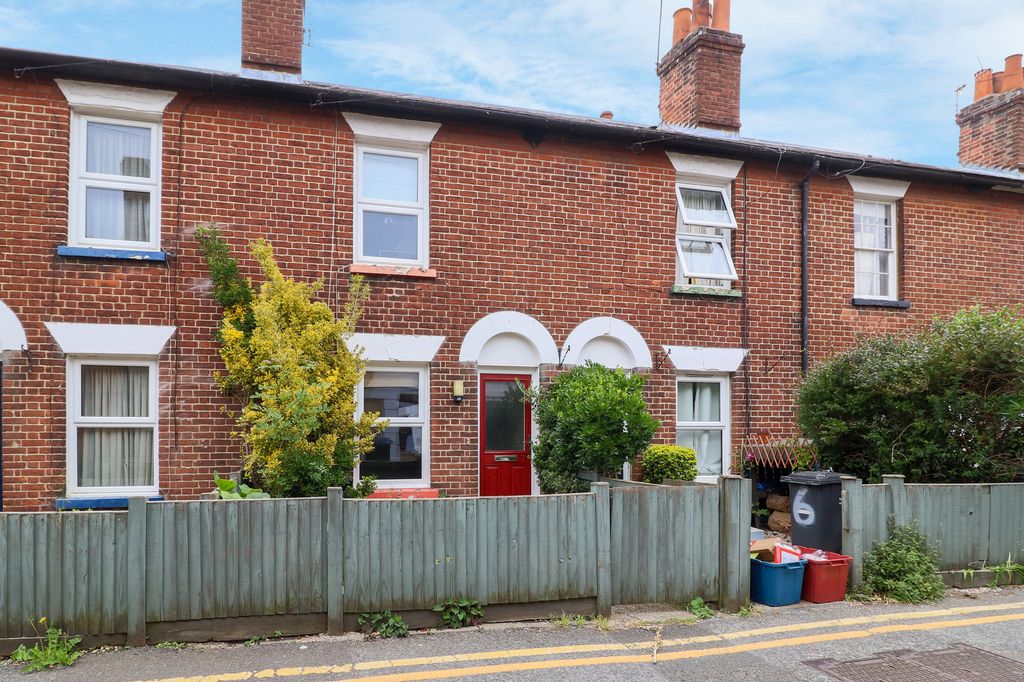 Property photo 1 of 8 2 Bed Terraced House To Rent St. Johns Place, Canterbury Ct1