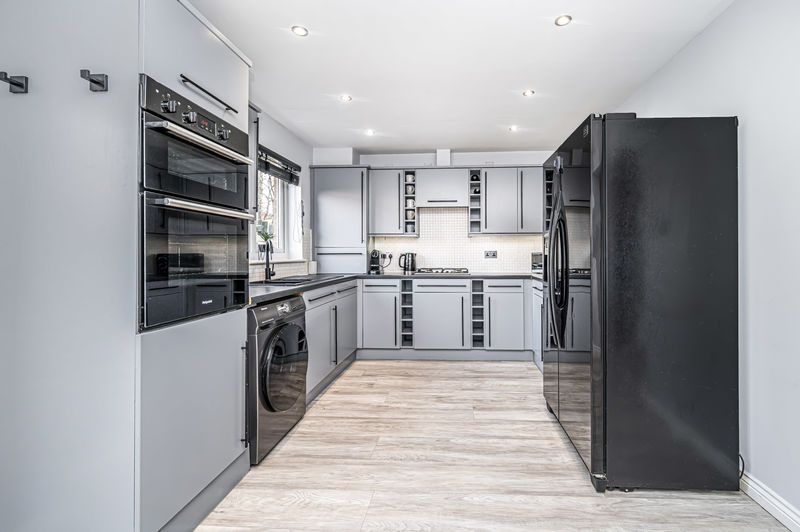 Property photo 2 of 28 Dining Kitchen