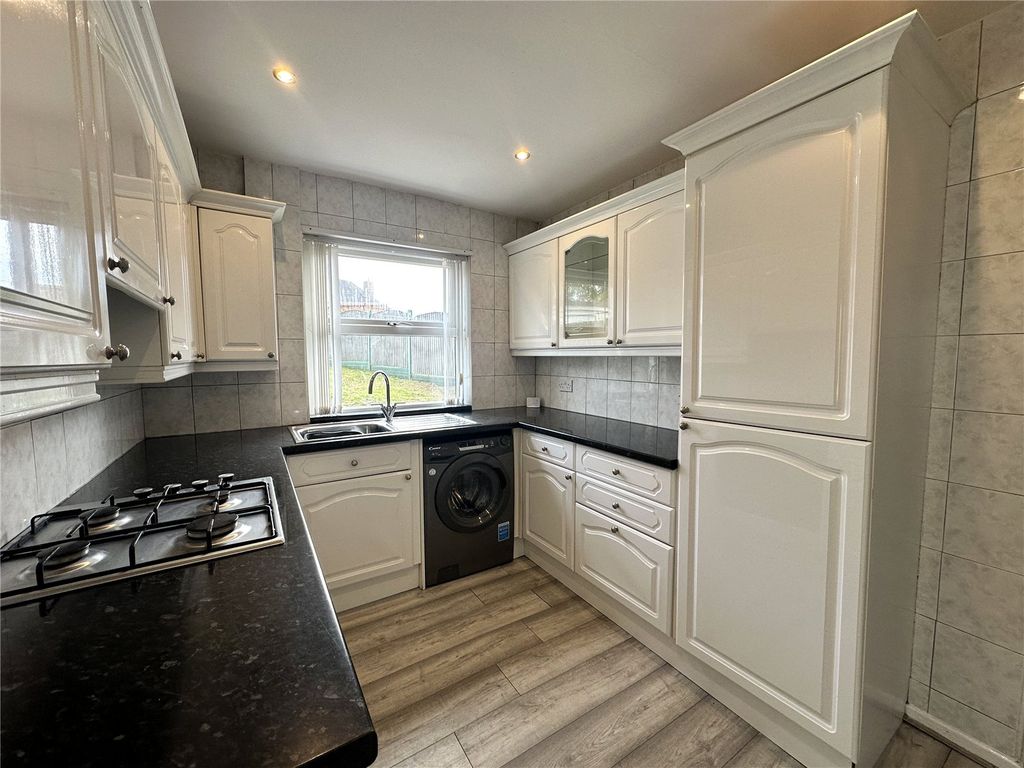 Property photo 3 of 17 Picture No. 04