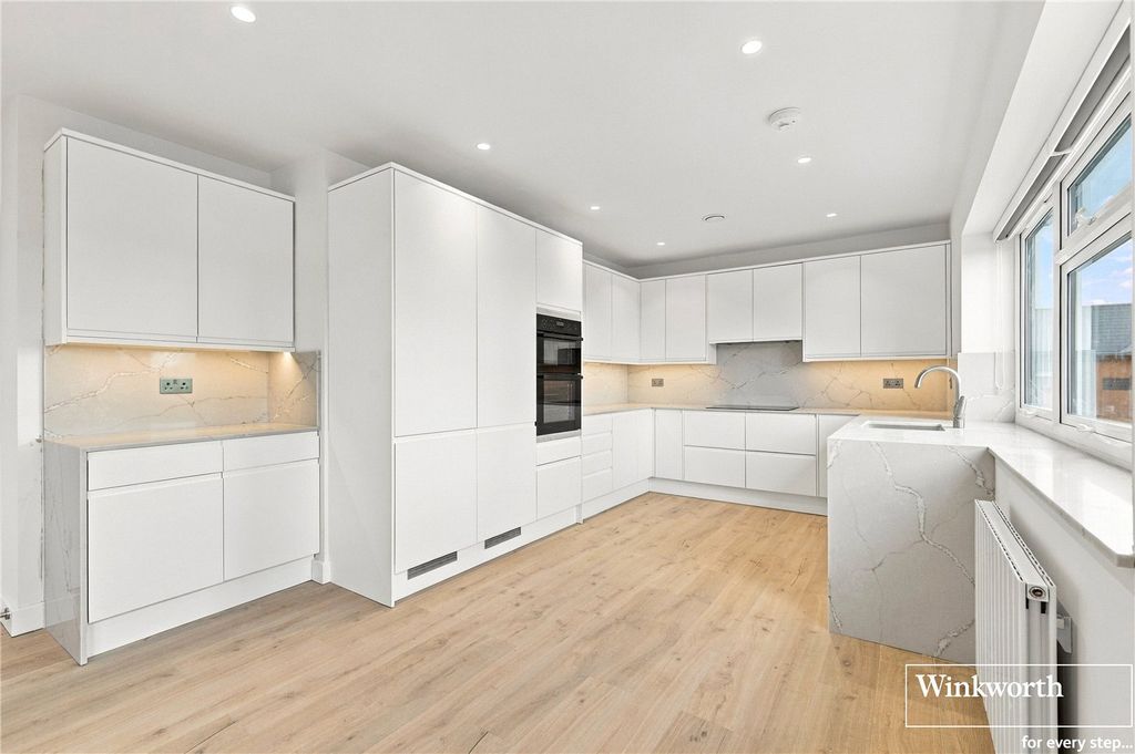 Property photo 1 of 22 Picture No. 08