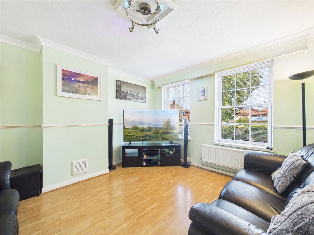 Property photo 2 of 13 Picture No. 16