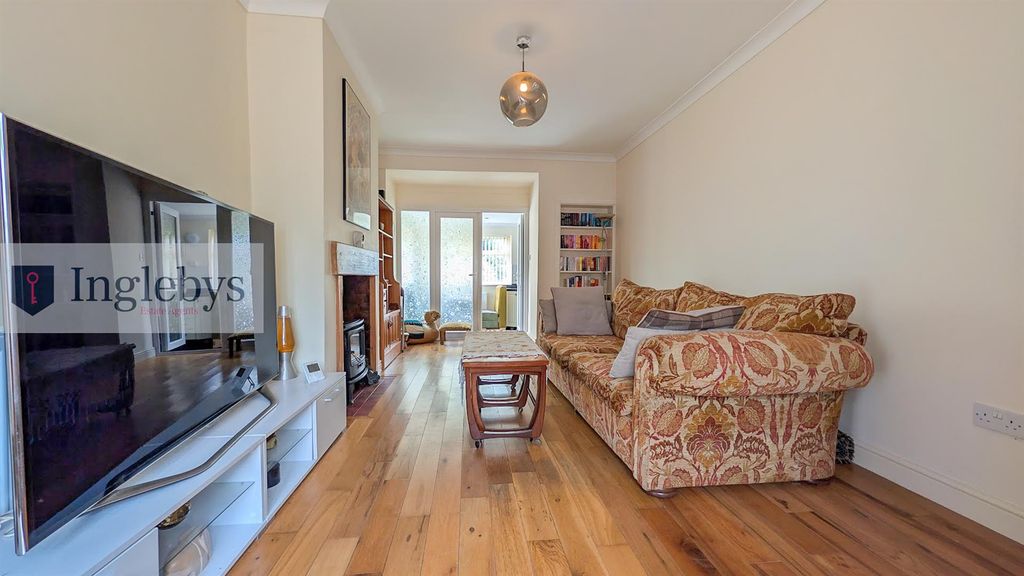 Property photo 3 of 22
