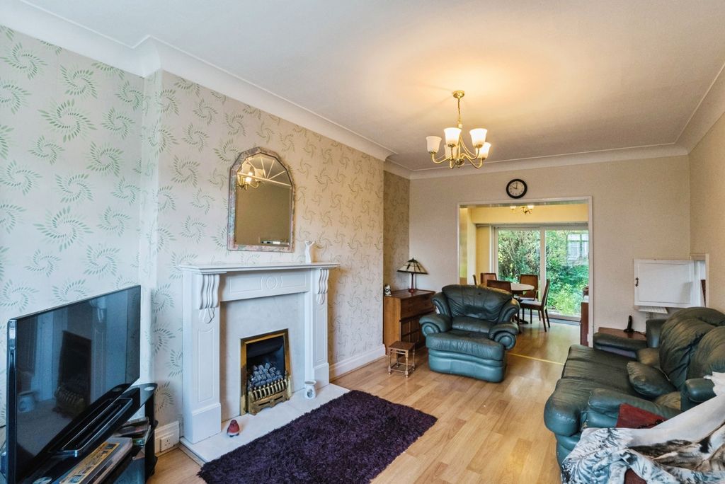 Property photo 3 of 16 Pbox-Img.Jpg