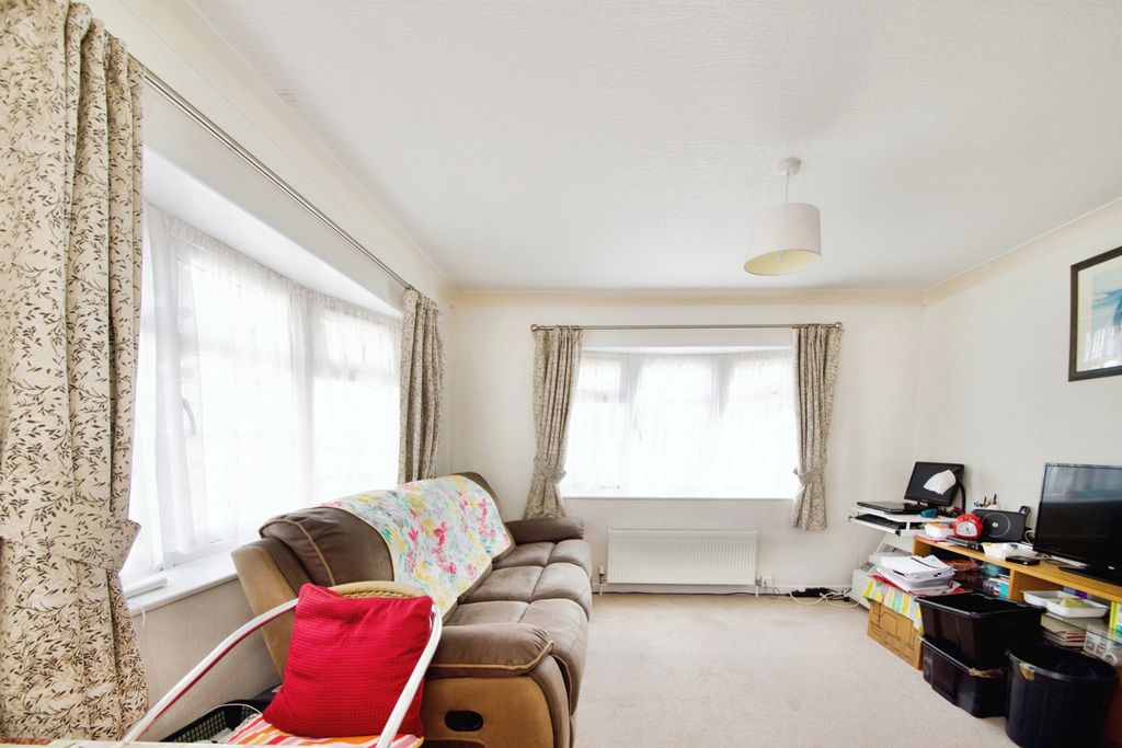 Property photo 3 of 14