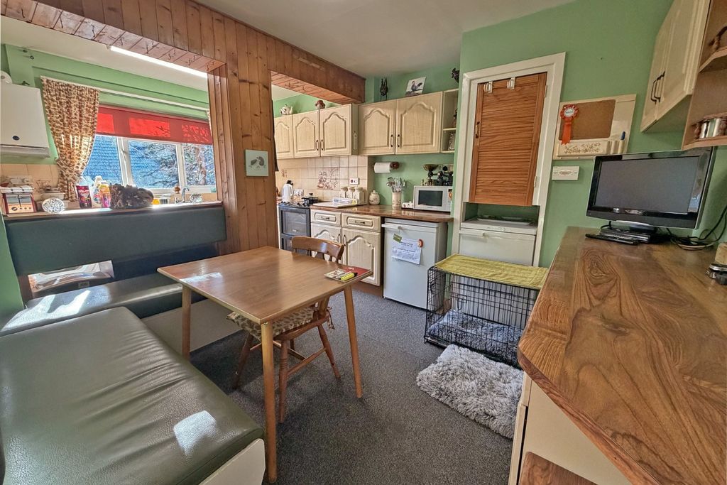 Property photo 2 of 10 4801183