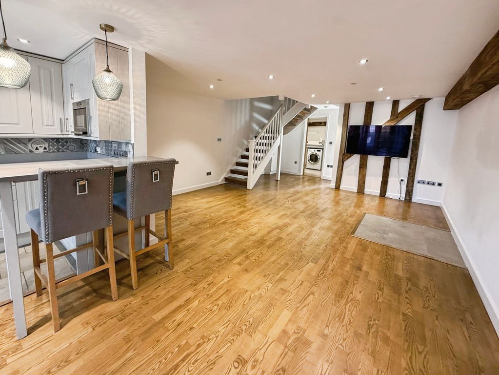 Property photo 3 of 18 Image