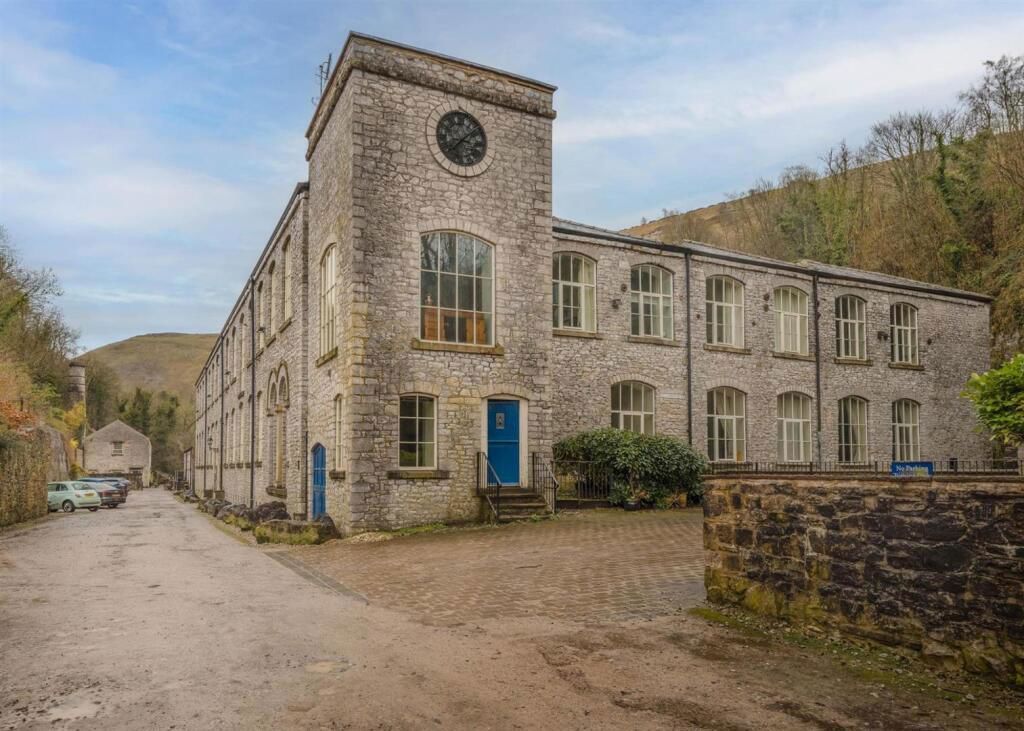 Property photo 1 of 13