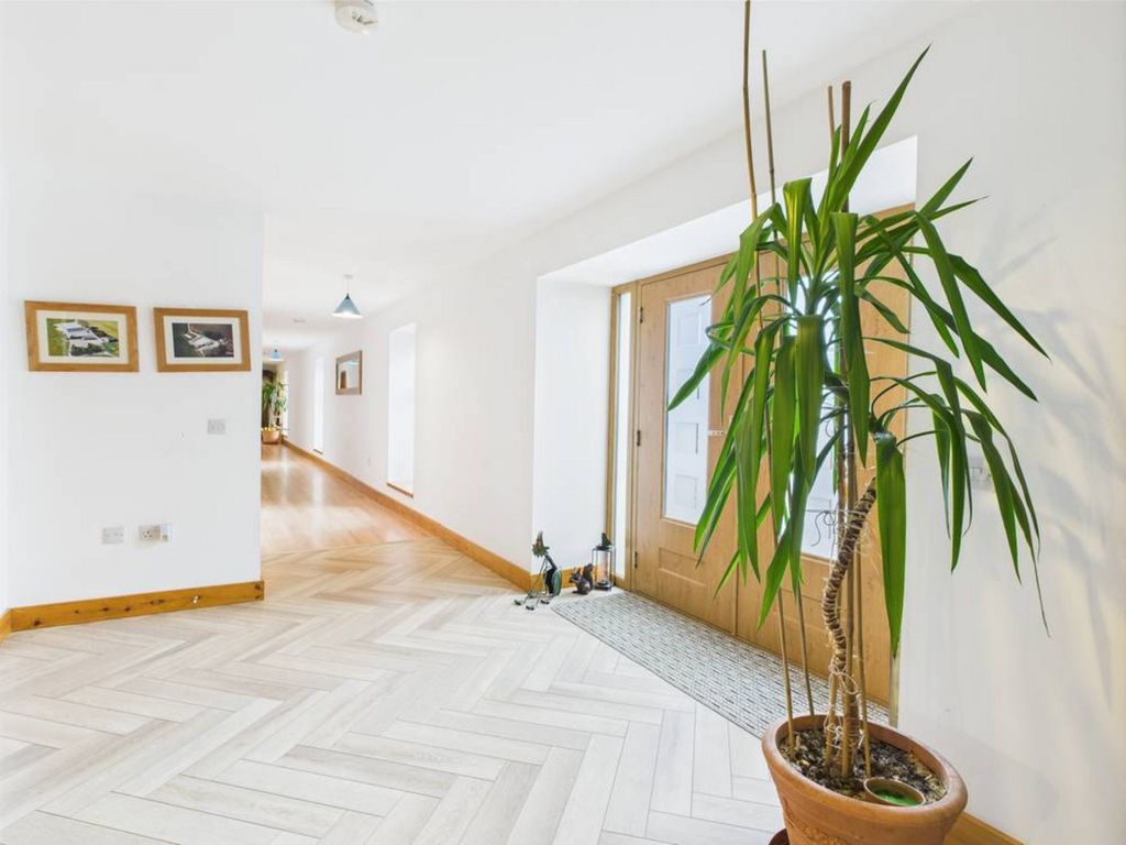 Property photo 3 of 50