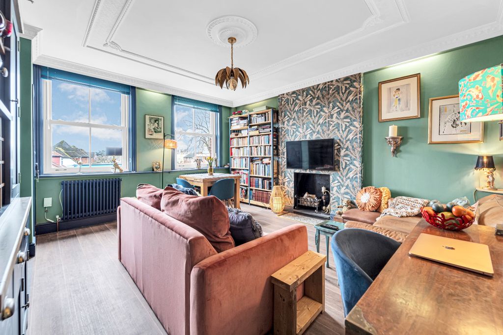 Property photo 2 of 20 1929962