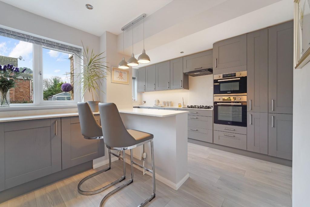 Property photo 3 of 16 Poplar Drive (5).Jpg