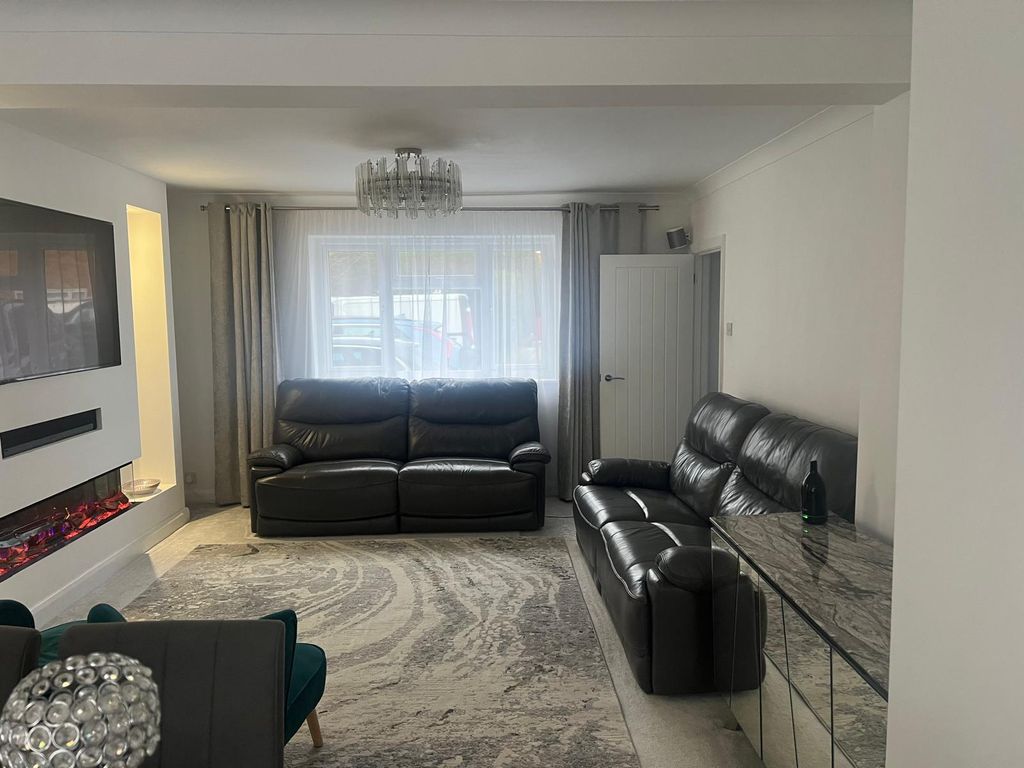 Property photo 2 of 21 Gallery