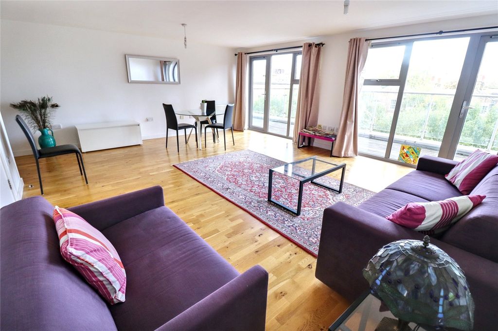 Property photo 2 of 11 Picture No. 03