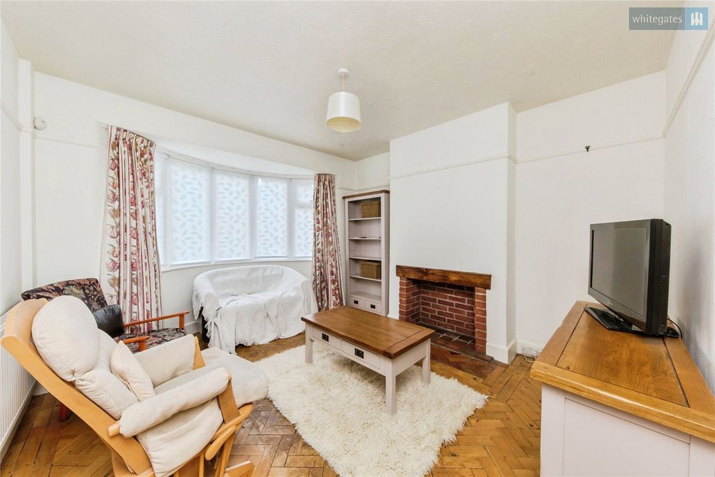 Property photo 2 of 19 Picture No. 02