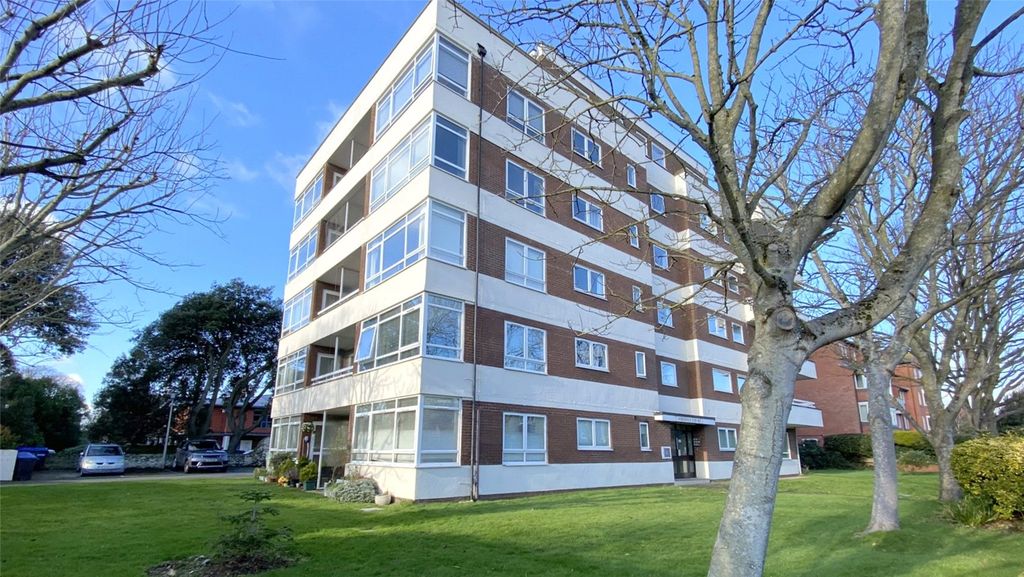 Property photo 1 of 11 Picture No. 17