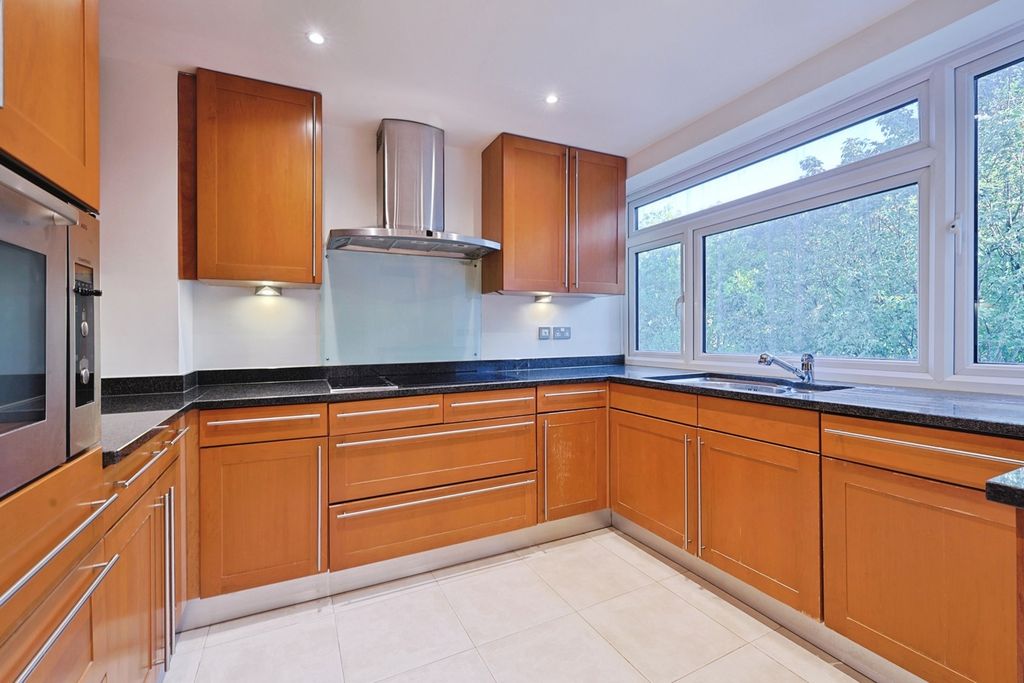 Property photo 2 of 16 Kitchen