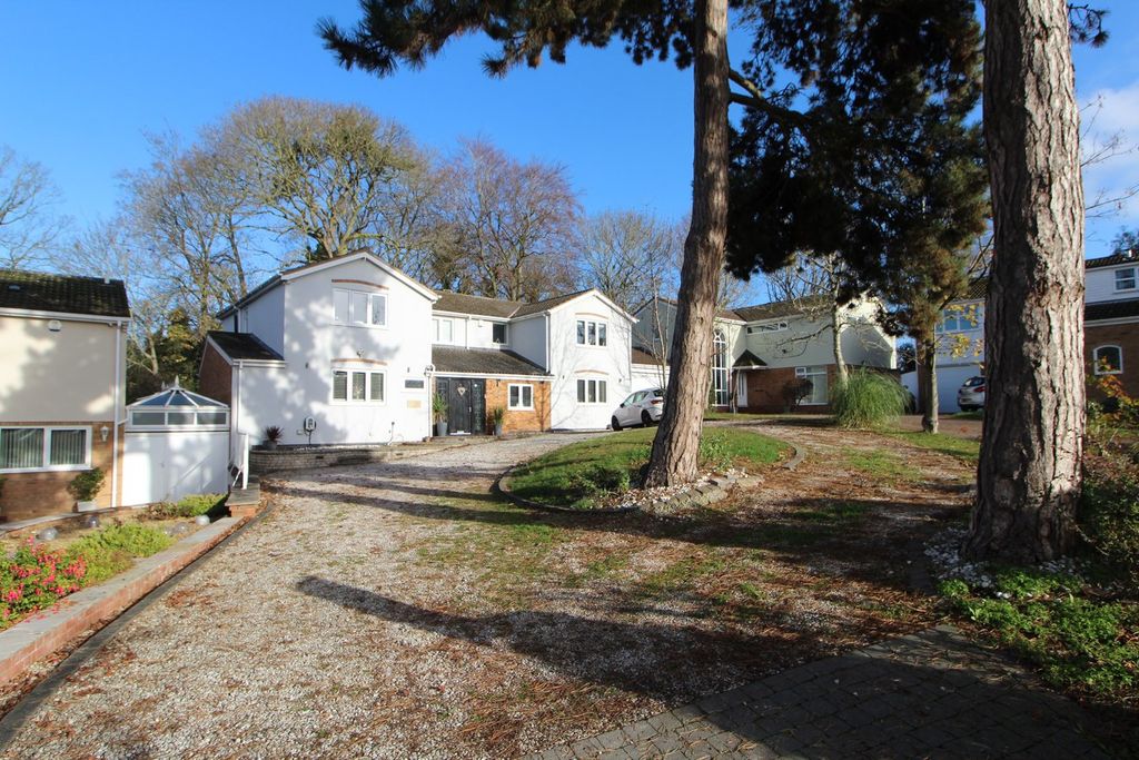 Property photo 3 of 32