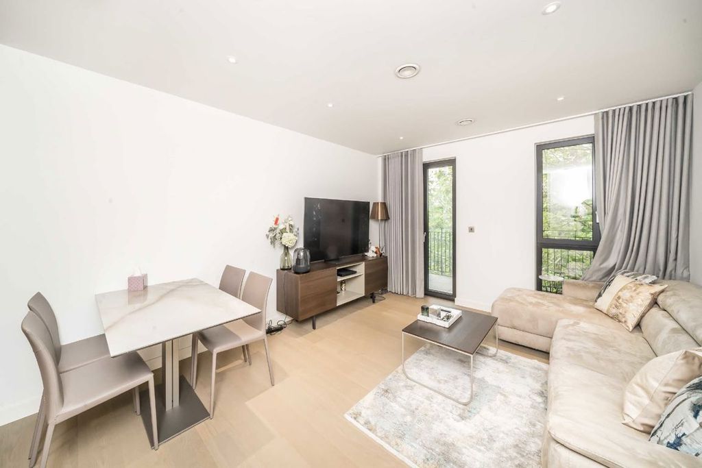 Property photo 1 of 6