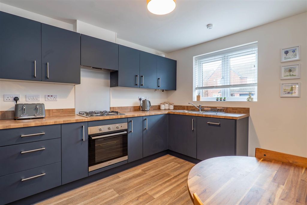 Property photo 3 of 19 Kitchen/Diner