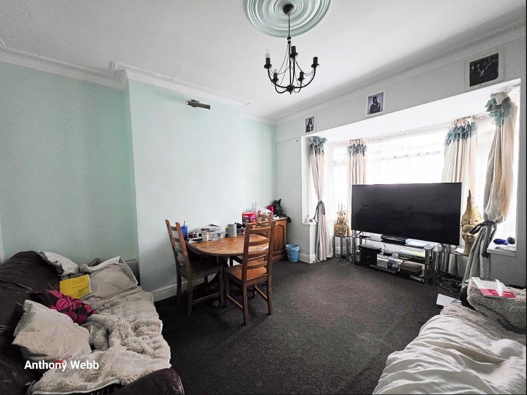 Property photo 2 of 9 Front Reception