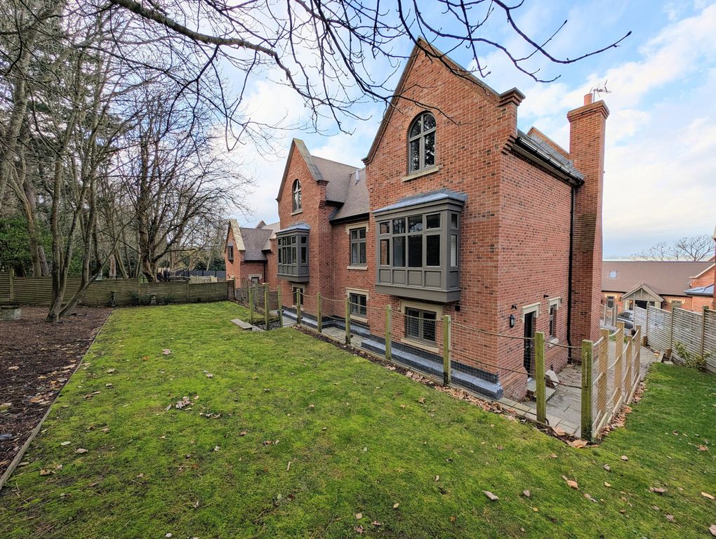 Property photo 2 of 30