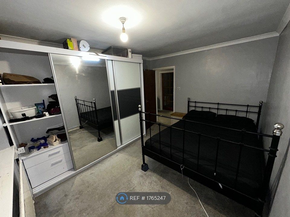 Property photo 1 of 8 Room 1