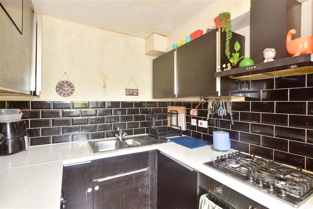 Property photo 3 of 12 Kitchen
