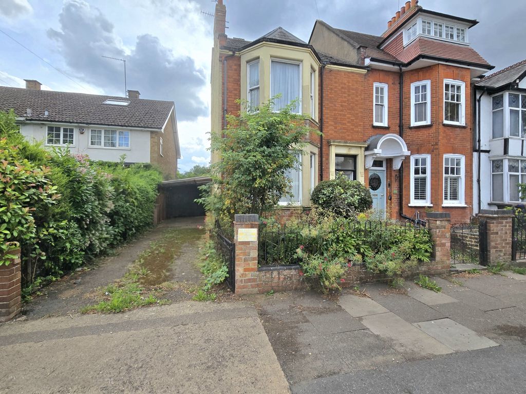 Property photo 1 of 23 Photo 11