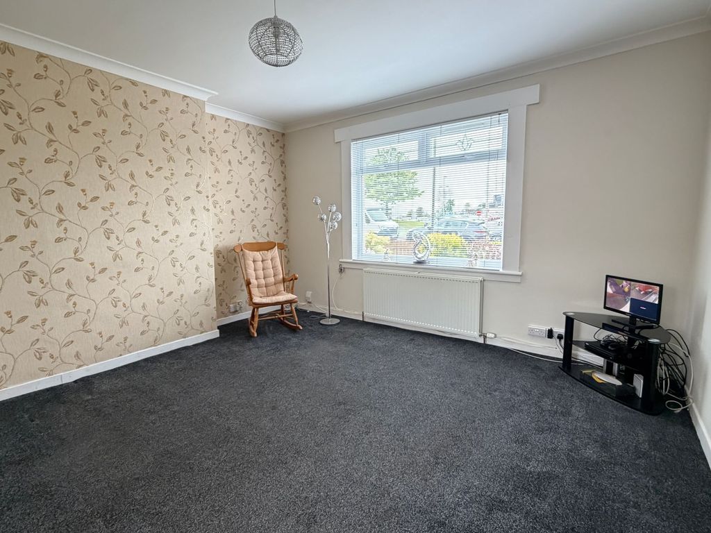 Property photo 2 of 25