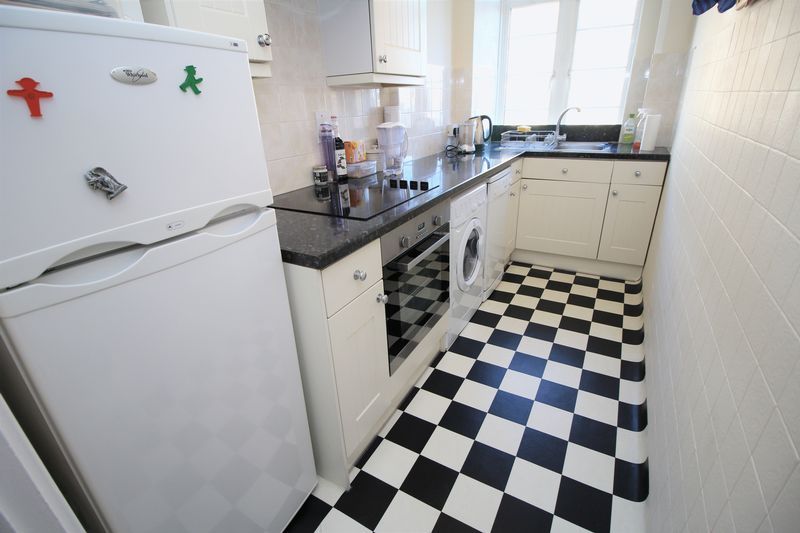 Property photo 1 of 15 Photo 9