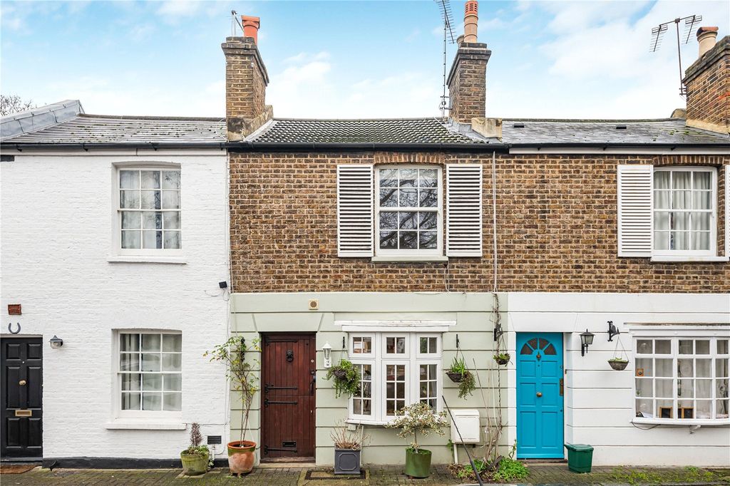 Property photo 3 of 22 Front House