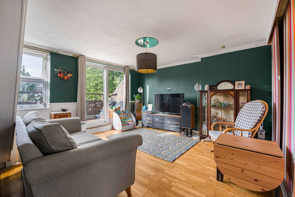 Property photo 2 of 18