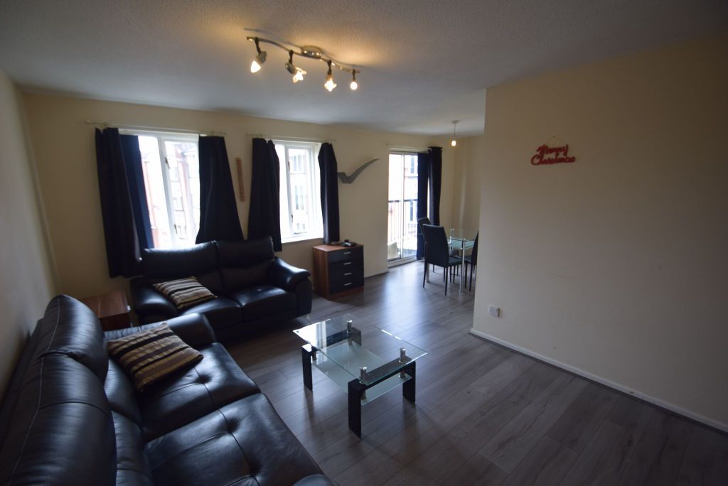 Property photo 2 of 12 Lounge