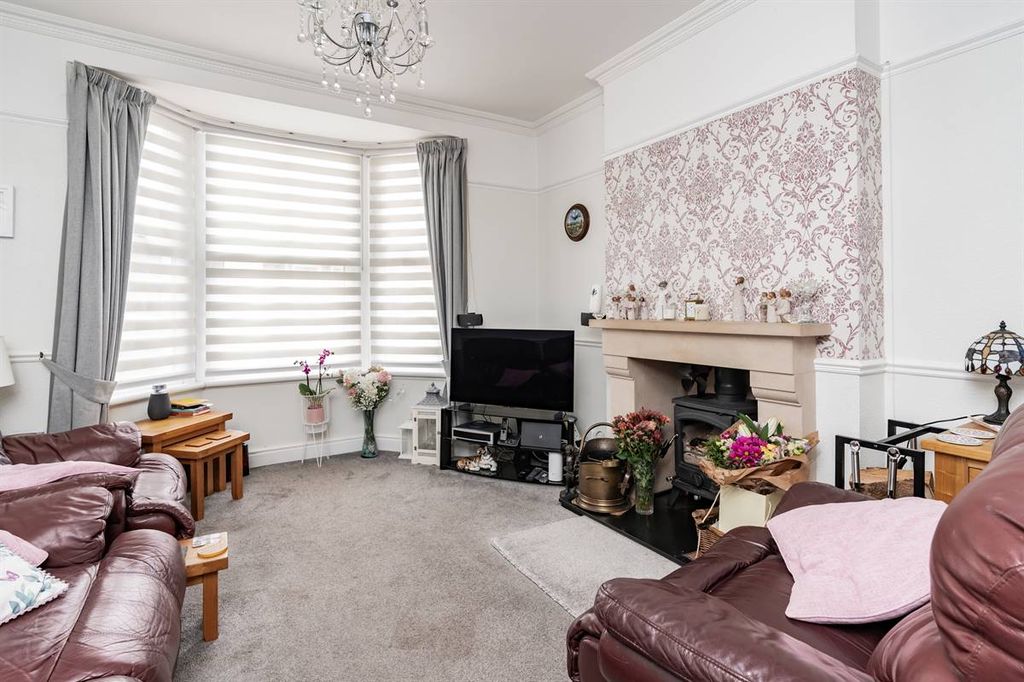 Property photo 3 of 25