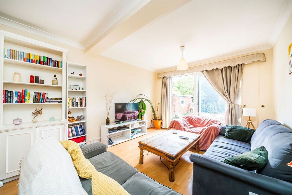 Property photo 2 of 7
