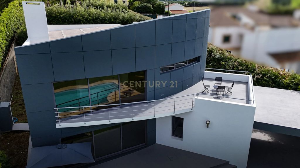 Property photo 3 of 80