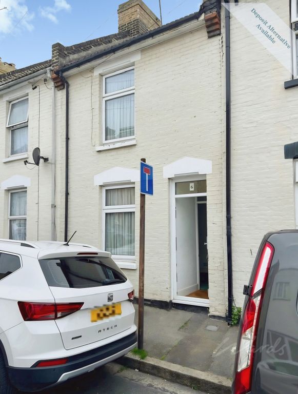 Property photo 1 of 10 Wickham Front