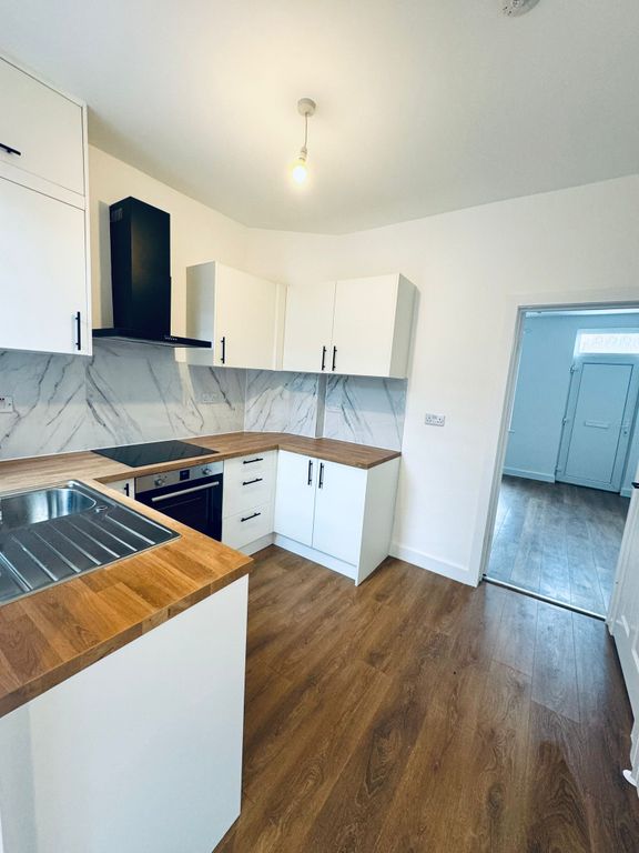 Property photo 1 of 13 13 Main Street, Wombwell, Barnsley, S73 8Jq