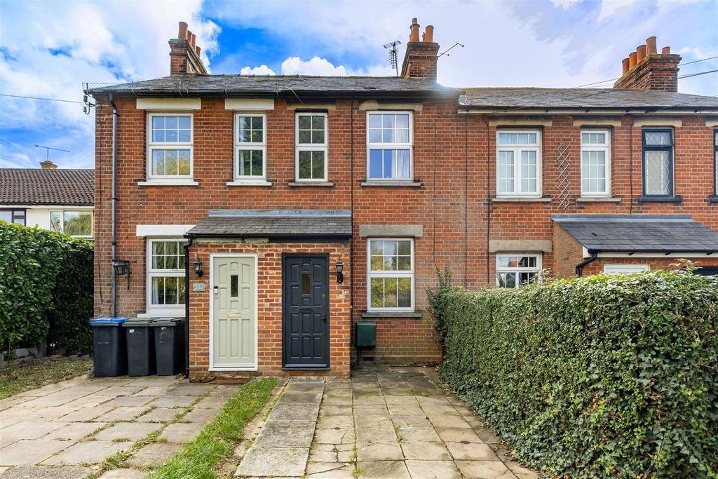 Property photo 1 of 18 200  High Road,  CM16 6Ef (19)-Edit.Jpg