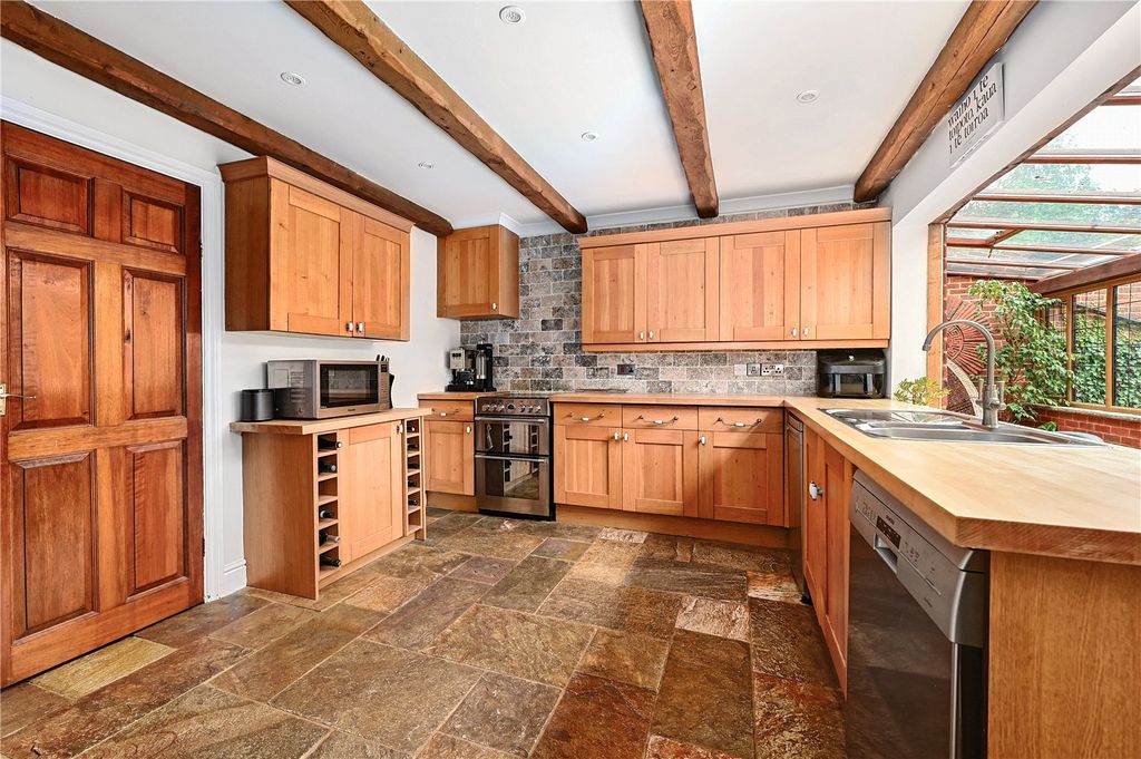 Property photo 2 of 18 Picture No. 46
