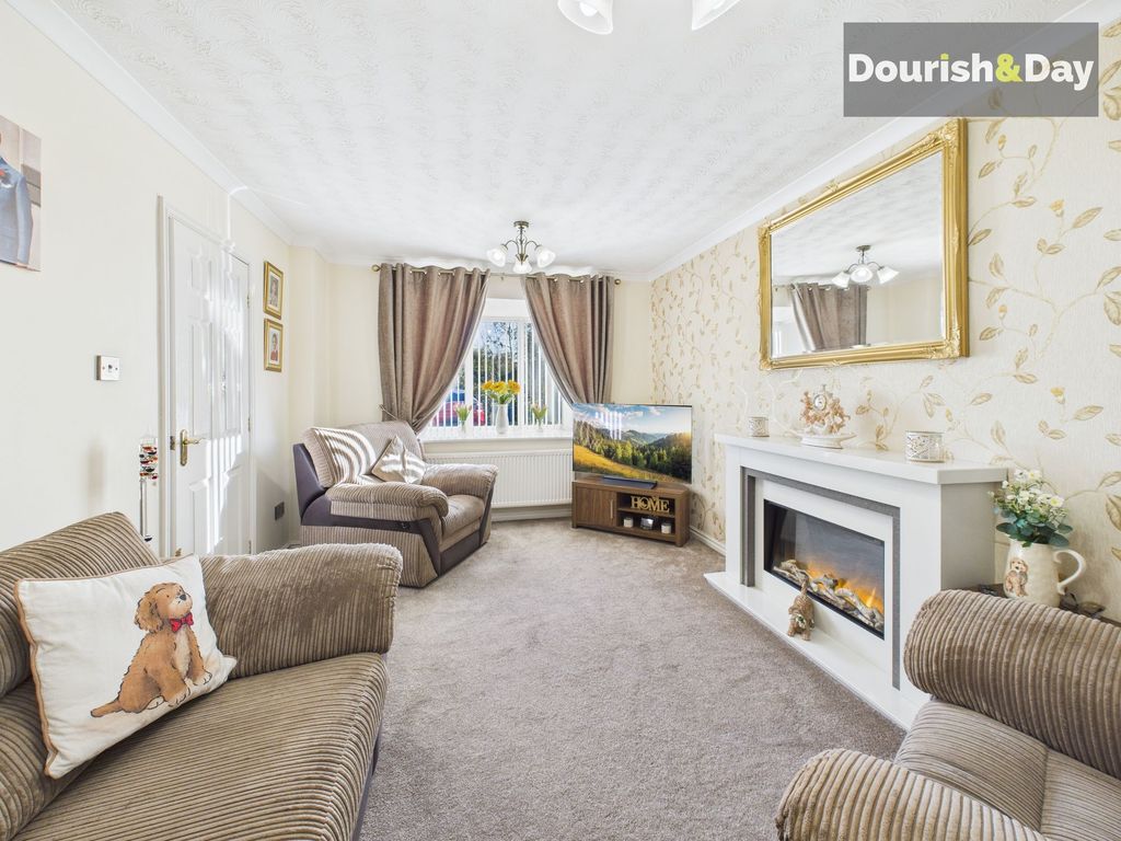 Property photo 2 of 22 Living Room