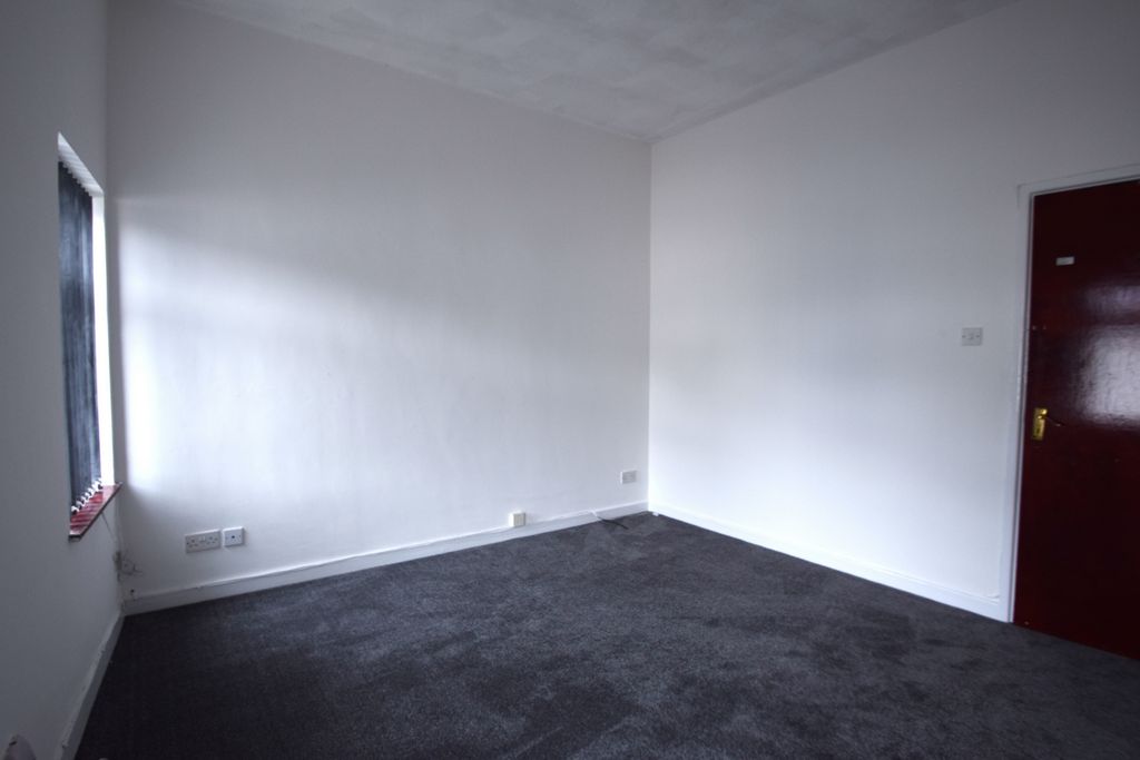 Property photo 2 of 7 Photo 6