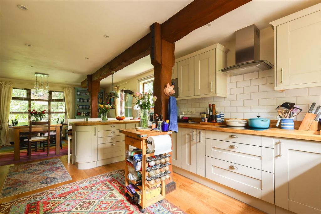 Property photo 3 of 30 Kitchen Diner