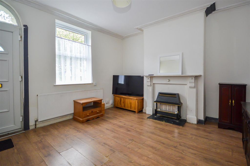 Property photo 3 of 8 Living Room