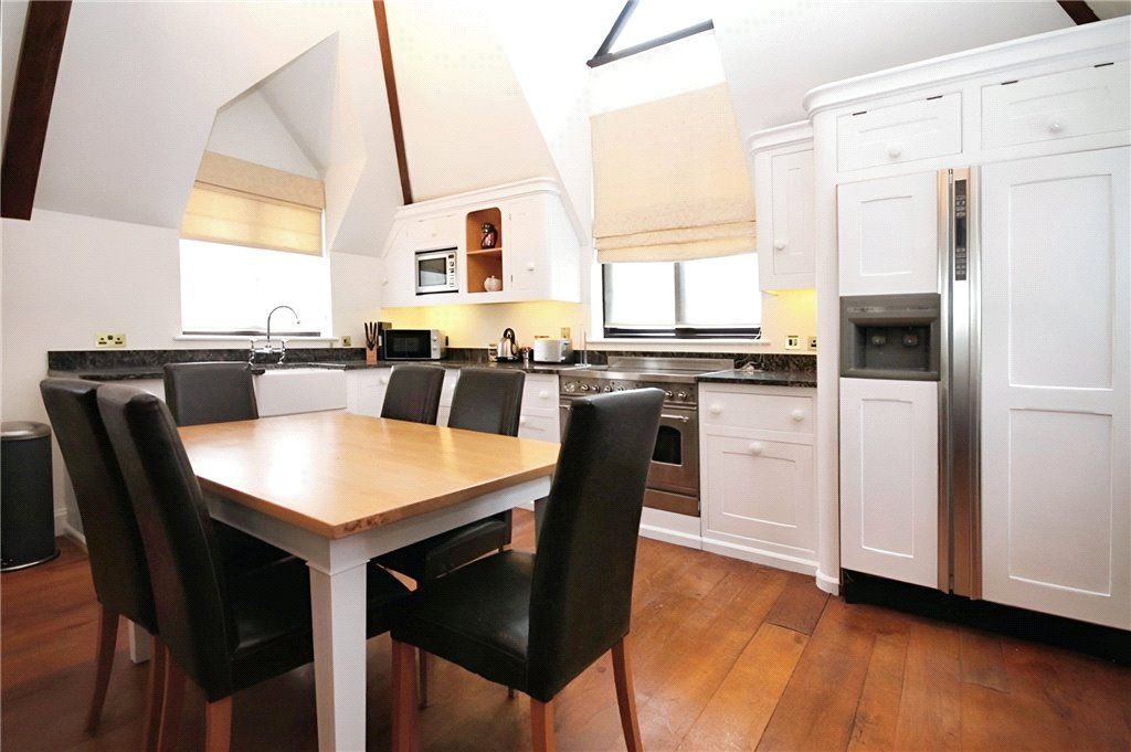 Property photo 3 of 22 Kitchen