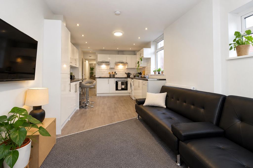 Property photo 1 of 18 8A59c87B-0978-49cc-Bbdc-846025114F69.Png