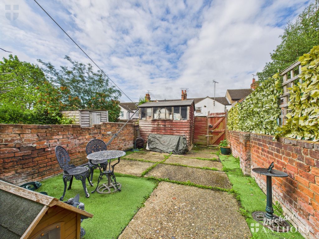Property photo 3 of 10 Cam03852G0-Pr0314-Still011